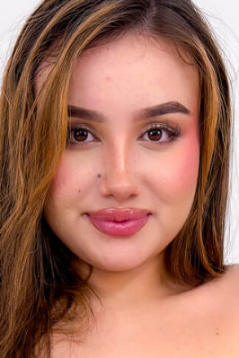 Kate Rous from VRLATINA